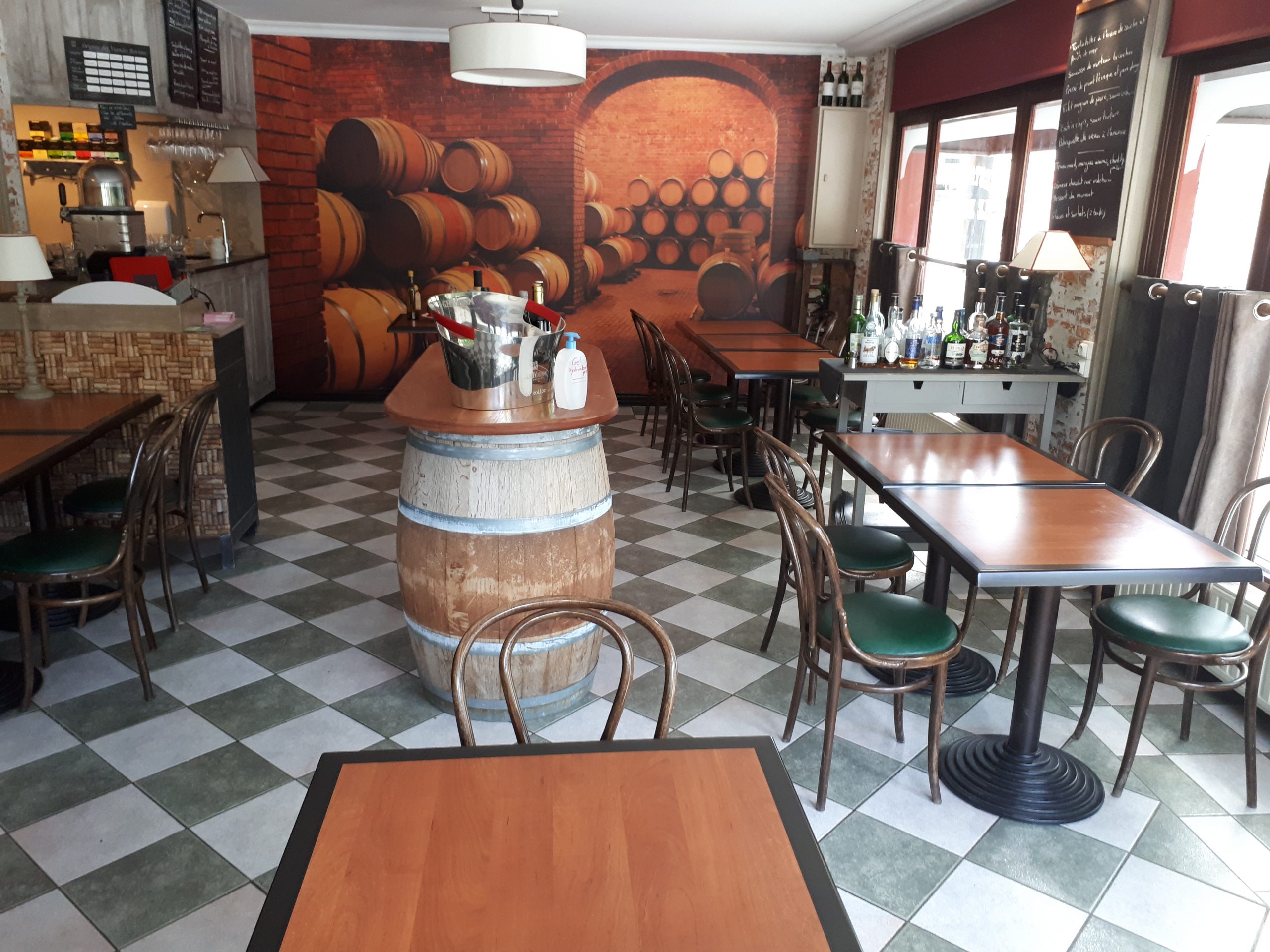 Le-rollon-restaurant-et-bar-a-vins-Pont-leveque-dans-le-Calvados-scaled-1